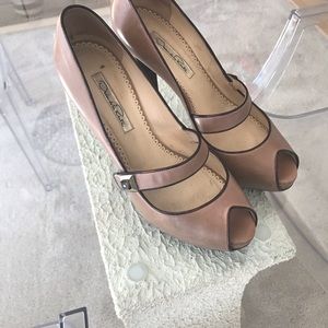 Oscar de la Renta shoes size 38 1/2 ( 7 1/2 )